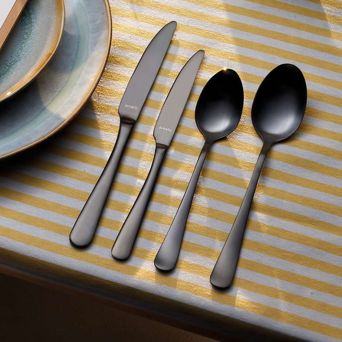 AUSTIN cutlery set 16-piece PVD black