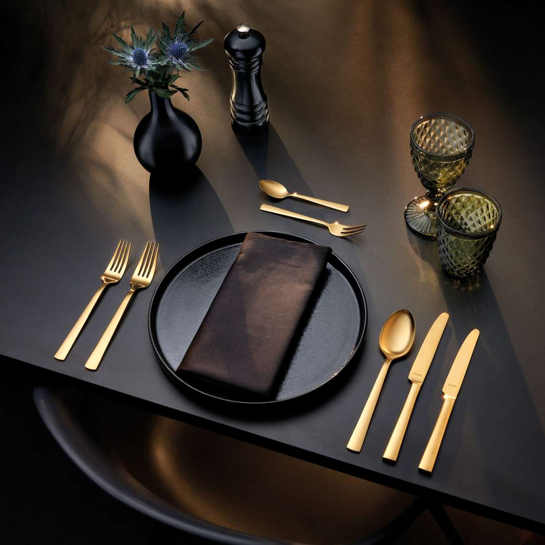 VENTURA cutlery set 24-piece PVD gold