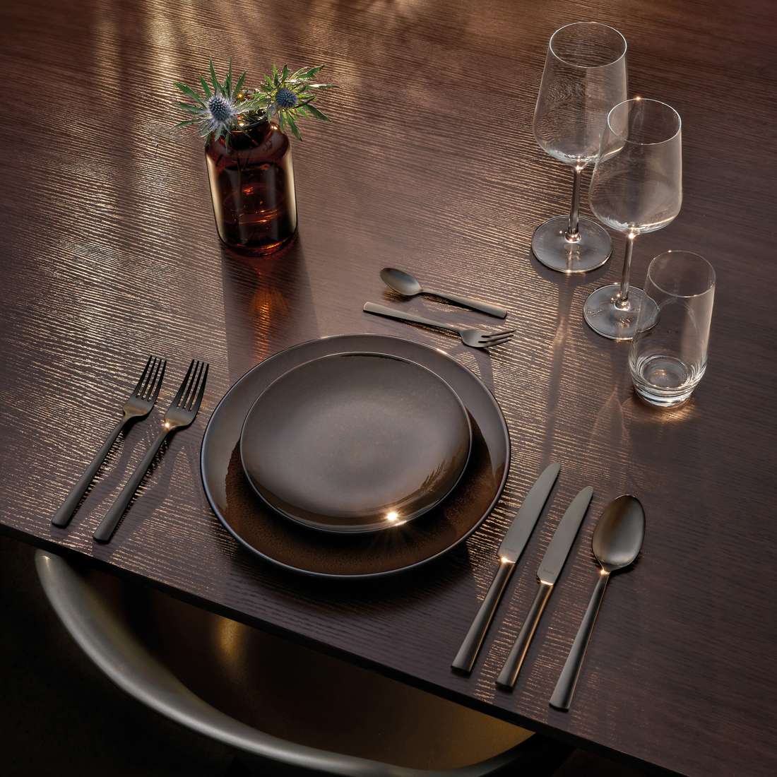 VENTURA cutlery set 24-piece PVD black