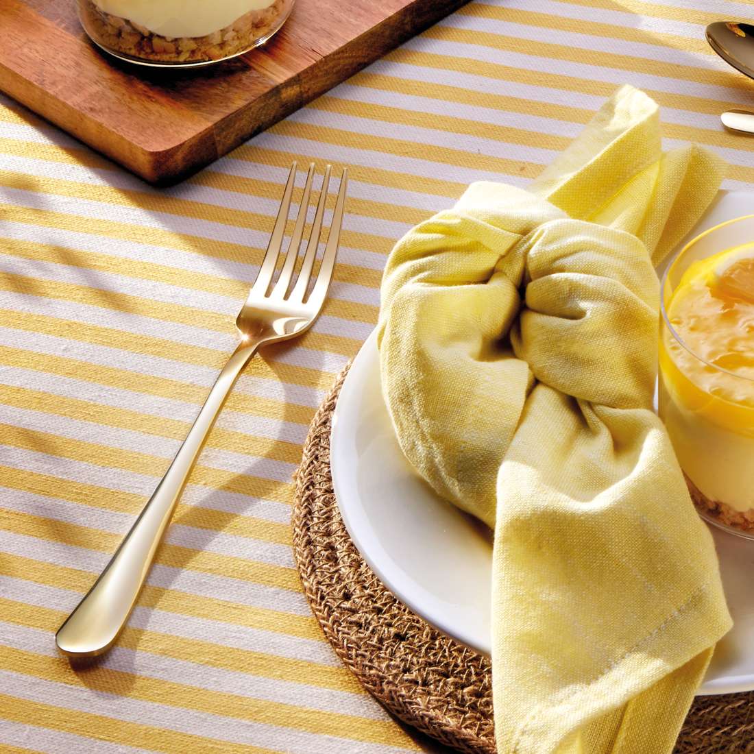 DELIA cutlery set 30-piece PVD champagne