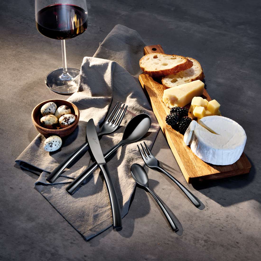 SWING cake fork PVD black