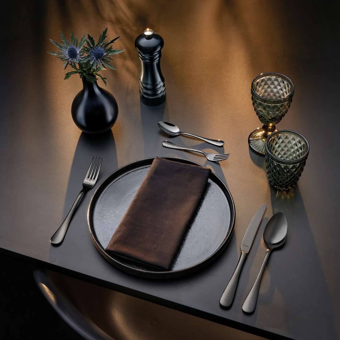 SIERRA cutlery set 30-piece PVD black