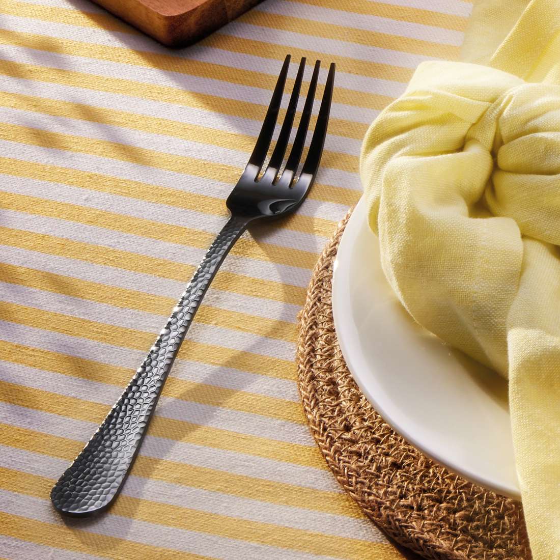 CRYSTAL cutlery set 30-piece PVD black