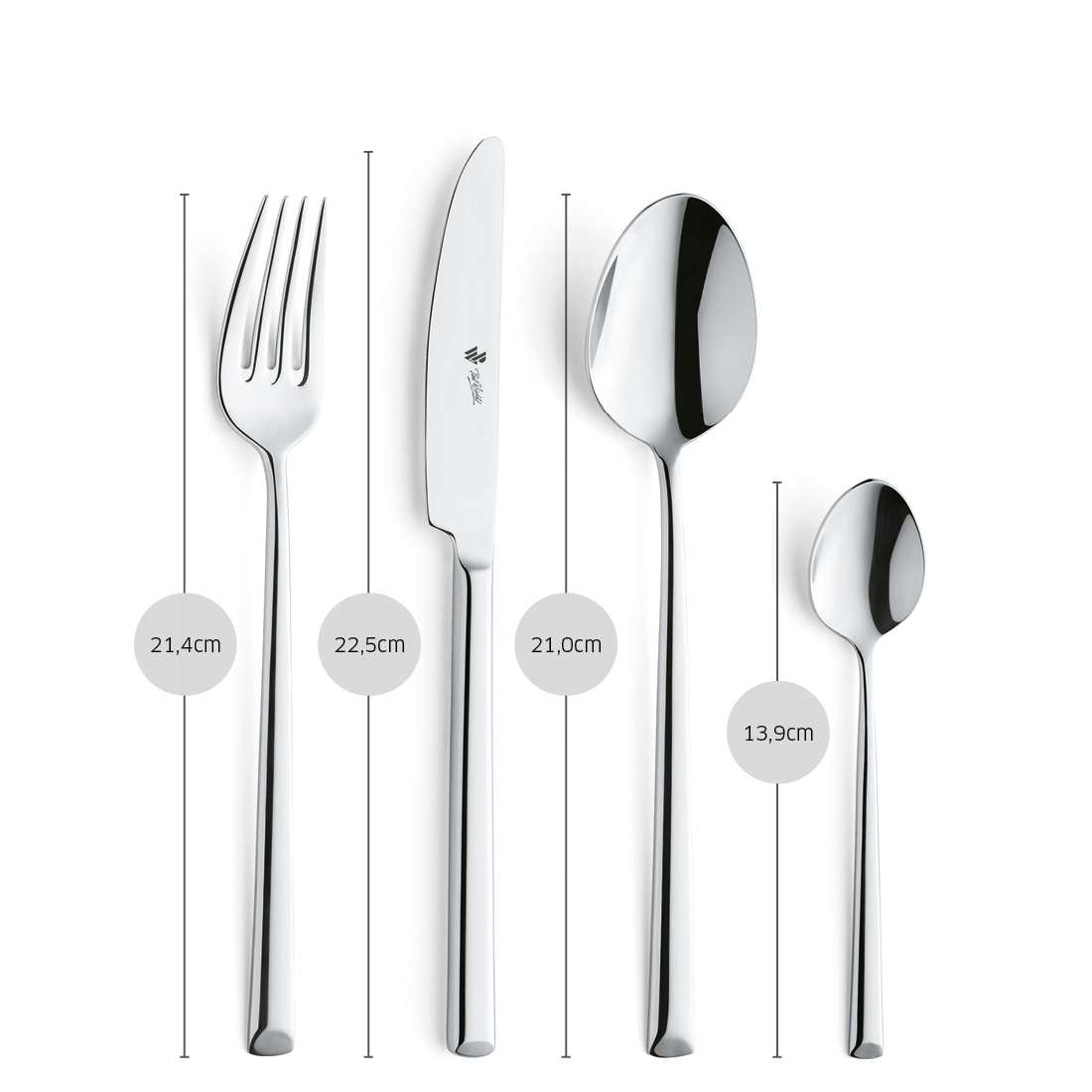 Das Paul Wirths VIVENDI Besteckset 24-teilig silber besteht aus Gabel, Messer, großem Löffel und kleinem Löffel in modernem Design, hochglanzpoliert Edelstahl, senkrecht aufgestellt; Höhen: 21,4 cm, 22,5 cm, 21,0 cm und 13,9 cm.